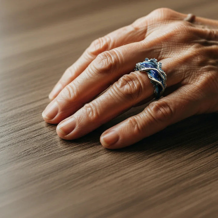 Vintage zelta gredzens ar okeāna vilni