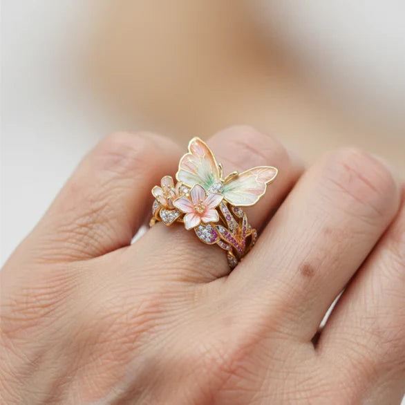 Dabas spīdīgs Gredzens ar cirkoniju