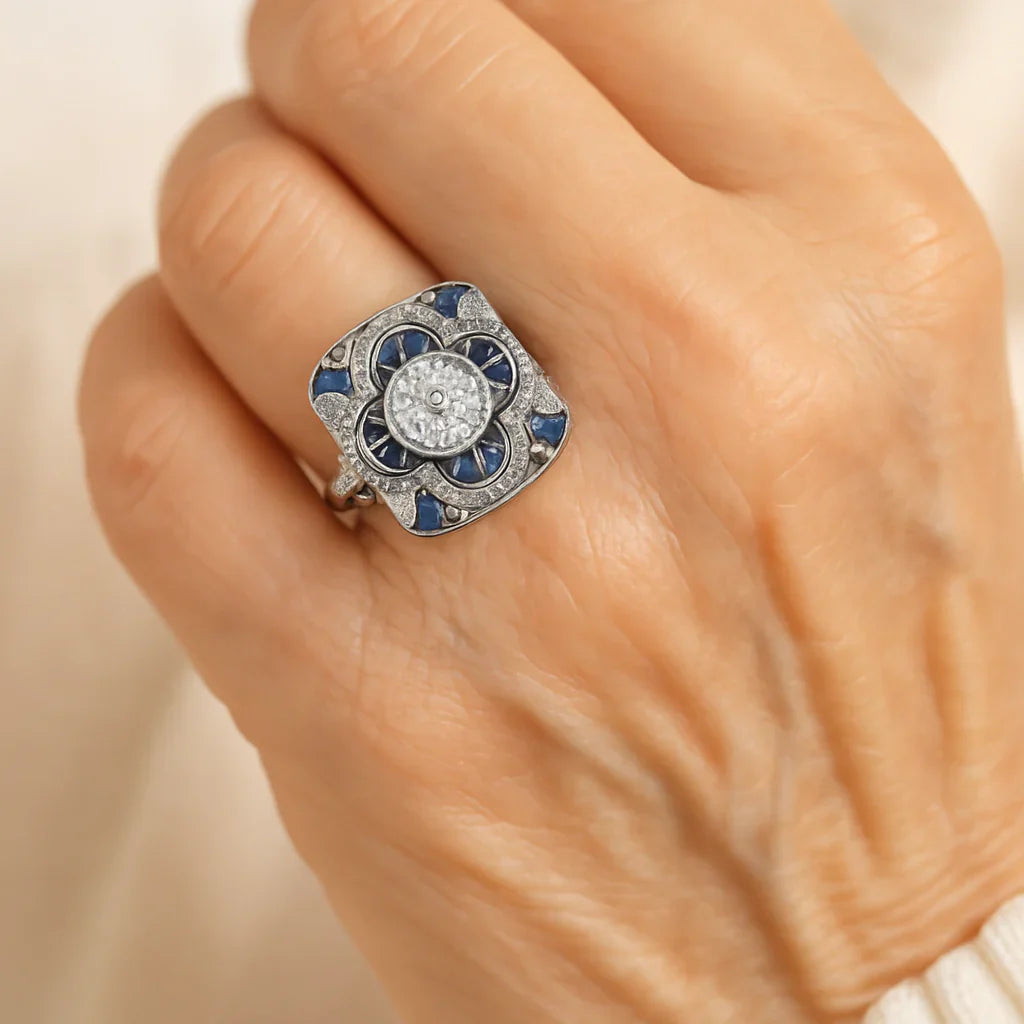 Vintage gredzens ar sudraba pārklājumu un zila cirkonija