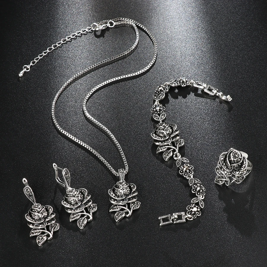 Elegants sudraba komplekts ar cirkoniju