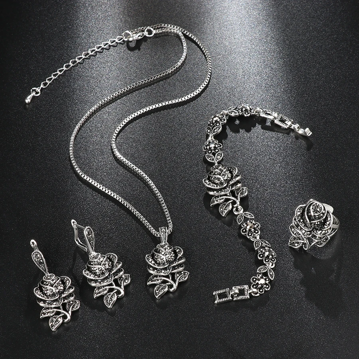 Elegants sudraba komplekts ar cirkoniju